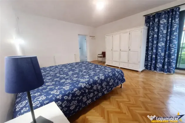 O casa altfel: stil vintage, curte proprie si 2 locuri de pa - Brasov (Brasov)