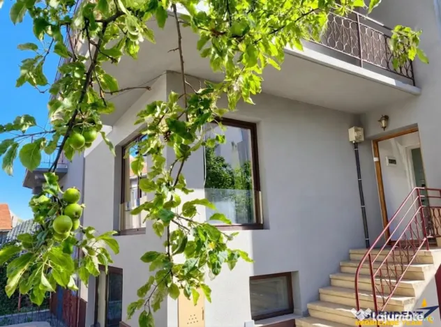 O casa altfel: stil vintage, curte proprie si 2 locuri de pa - Brasov (Brasov)