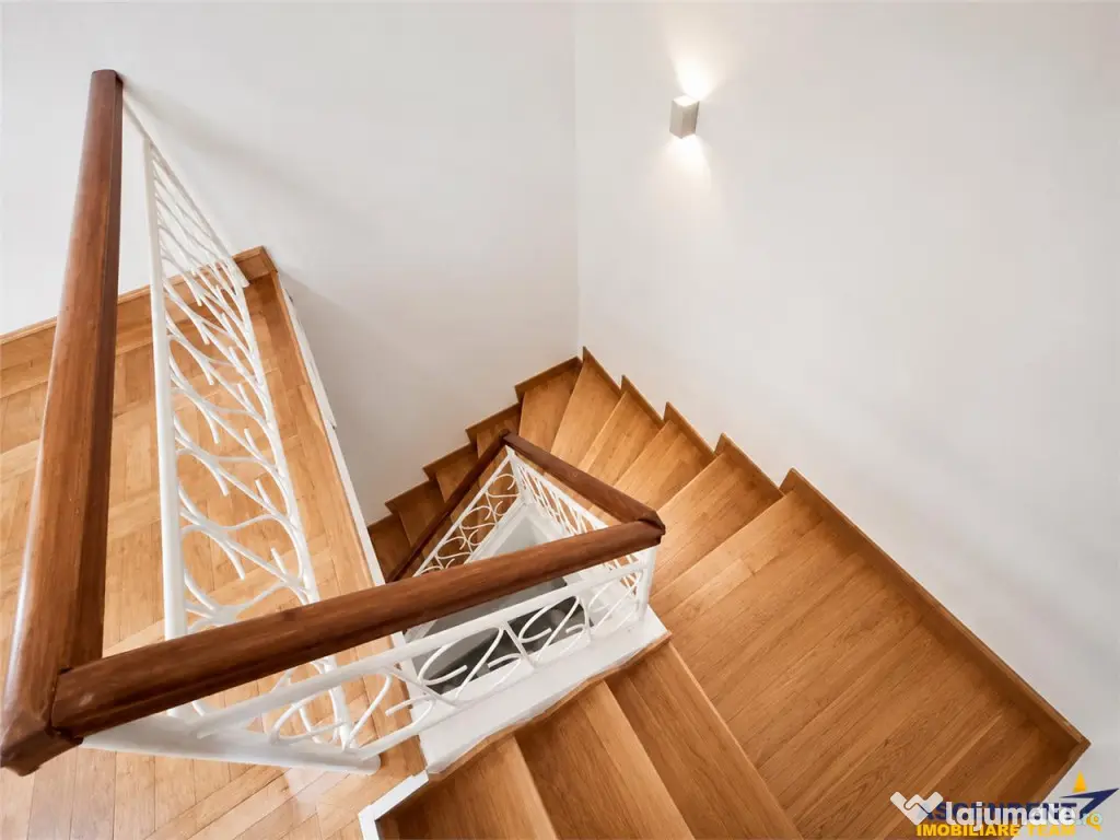 O casa altfel: stil vintage, curte proprie si 2 locuri de pa - Brasov (Brasov)