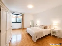 O casa altfel: stil vintage, curte proprie si 2 locuri de pa
