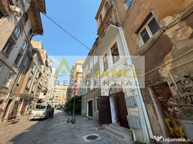 Apartament 2 camere tip duplex { Centrul Istoric -Piata U...