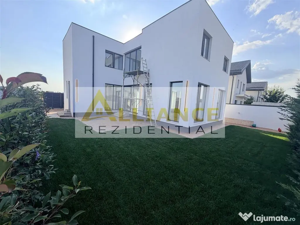 Casă individuală 4 camere 3 băi 145 mp utili !