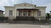 De închiriat apartament 2 camere, situat la casa, 70 mp uti 