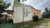 De închiriat apartament 2 camere, situat la casa, 70 mp uti 
