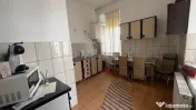 De închiriat apartament 2 camere, situat la casa, 70 mp uti 