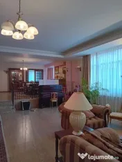 Eleganță, spațiu și confort într-o vilă deosebită,...