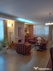 Eleganță, spațiu și confort într-o vilă deosebită,...