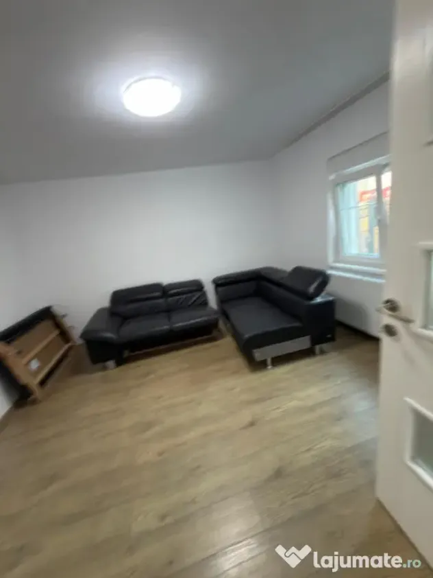 Casă de vânzare în zona Delfinariu, Constanța, ideală p