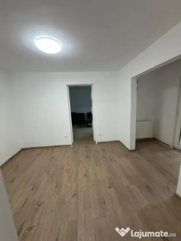 Casă de vânzare în zona Delfinariu, Constanța, ideală p