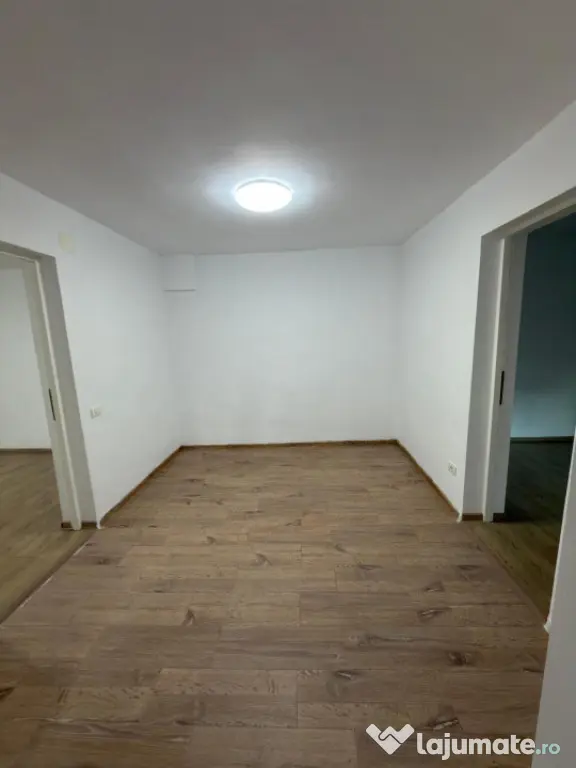 Casă de vânzare în zona Delfinariu, Constanța, ideală p