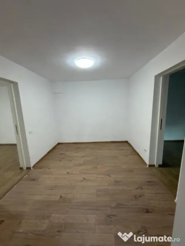 Casă de vânzare în zona Delfinariu, Constanța, ideală p