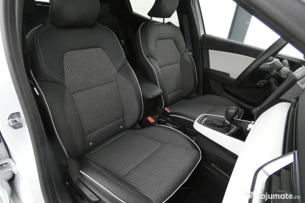 Renault Clio E-Tech fullhybrid 145 cp