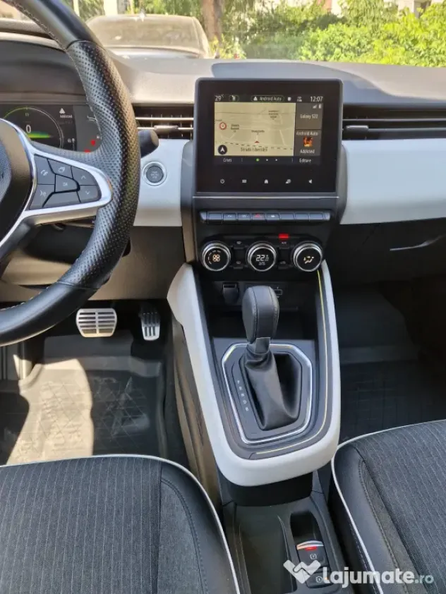 Renault Clio E-Tech fullhybrid 145 cp
