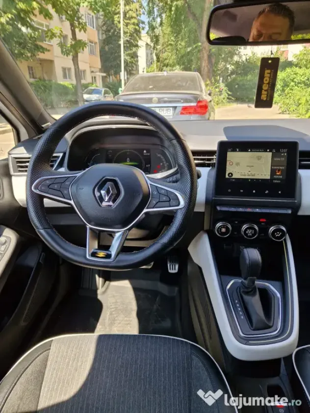 Renault Clio E-Tech fullhybrid 145 cp