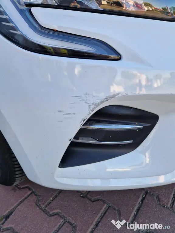 Renault Clio E-Tech fullhybrid 145 cp