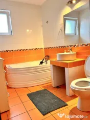 Vand apartament 3camere 55mp+5 mp balcoane zona Cetatii