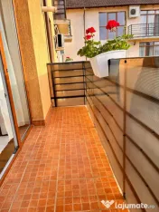 Vand apartament 3camere 55mp+5 mp balcoane zona Cetatii