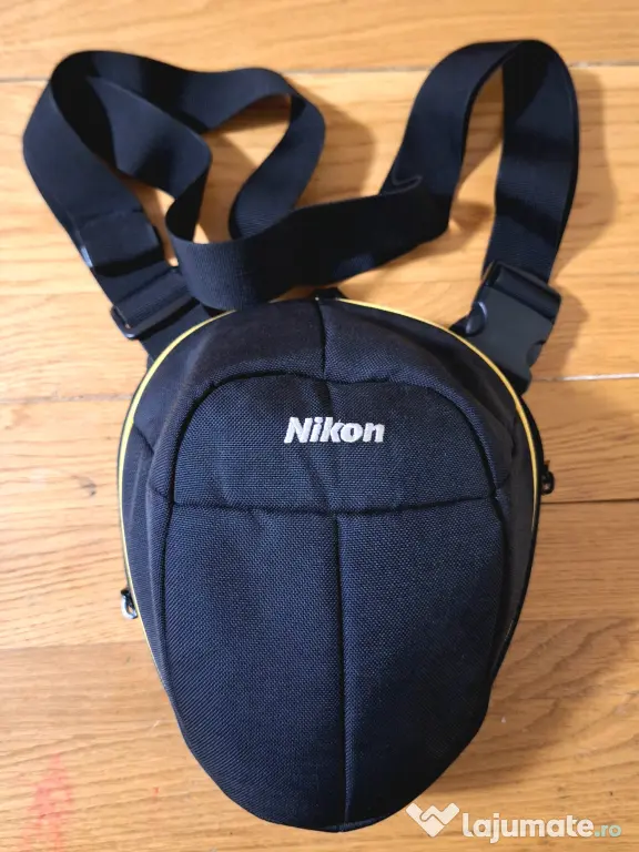 Geantă Nikon pentru camera foto. Marca Crumpler