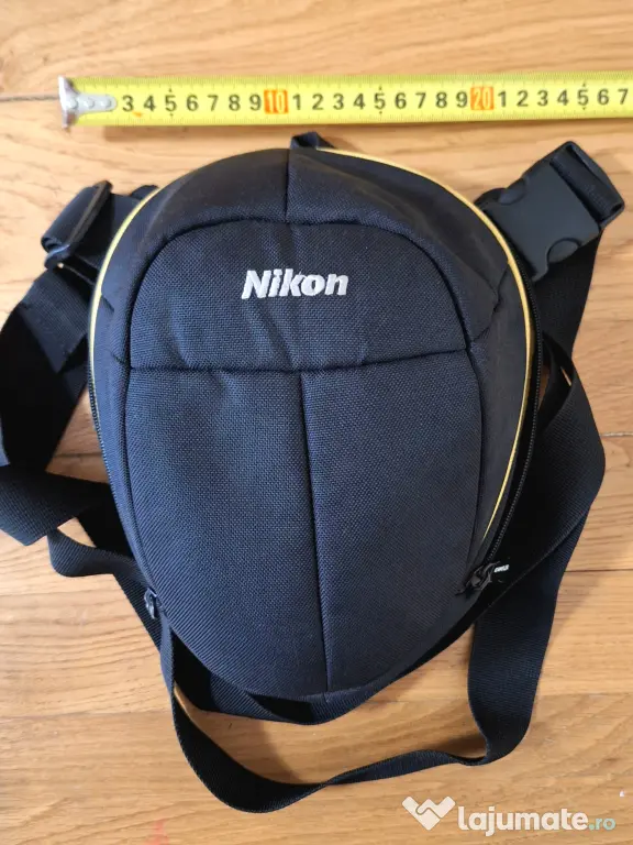 Geantă Nikon pentru camera foto. Marca Crumpler