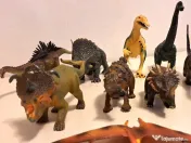 21 de figurine dinozauri din plastic, de colecție 