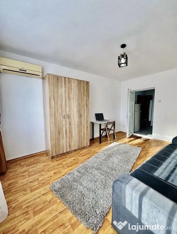 De inchiriat garsoniera zona Tiglina, etaj 4, 1200 lei