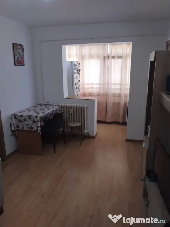 Vand apartament Craiovita Nouă