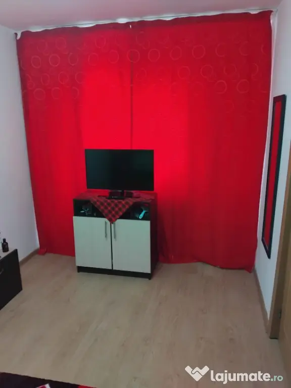 Vand apartament Craiovita Nouă