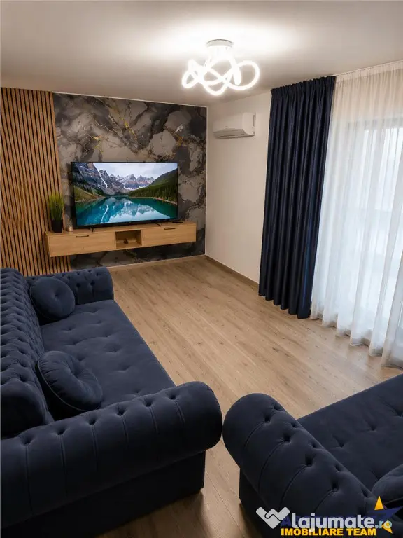 Decomandat, loc parcare acoperit, etaj1, Tractorul, Brasov