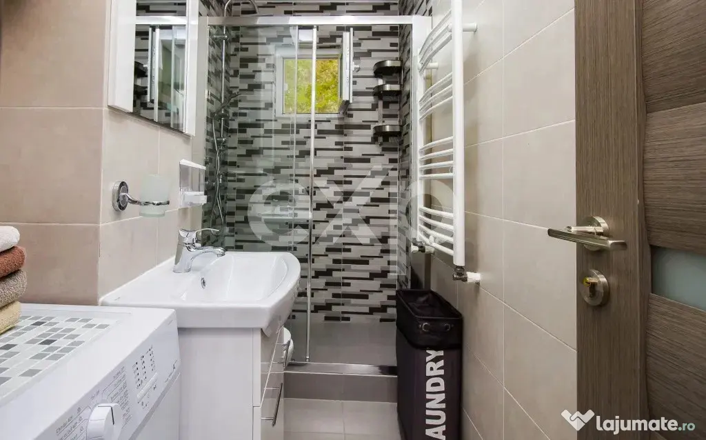 Vând Apartament 3 camere Tomis Nord, Constanța