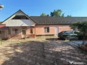 ???? Proprietate unică cu 3 corpuri de clădire și teren d 