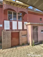 ???? Proprietate unică cu 3 corpuri de clădire și teren d 