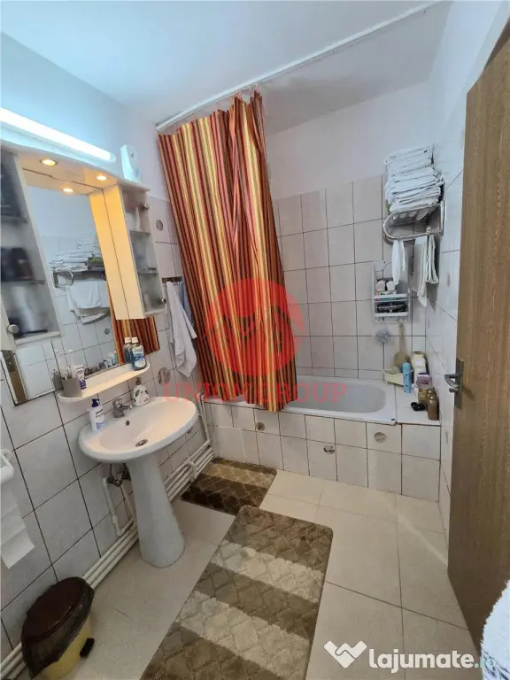 Casa Renovata, Teren 600 mp, 2 Intrari Separate, Navodari Zo