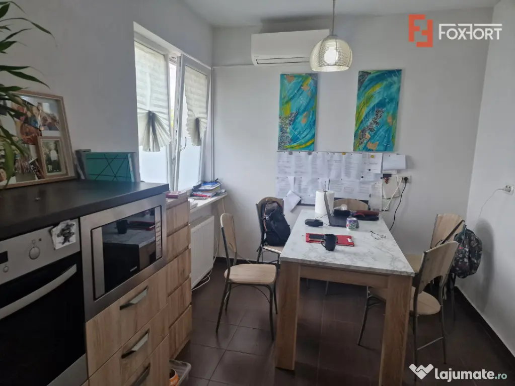 Duplex de vanzare cu 4 camere, cu teren de 303 mp, Ghiroda