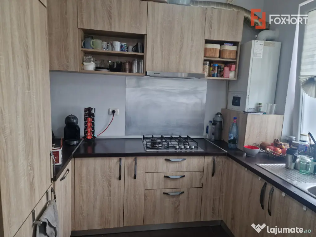 Duplex de vanzare cu 4 camere, cu teren de 303 mp, Ghiroda