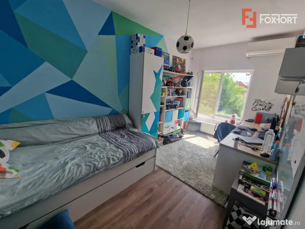 Duplex de vanzare cu 4 camere, cu teren de 303 mp, Ghiroda