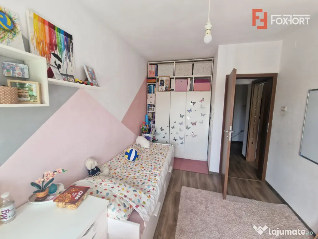Duplex de vanzare cu 4 camere, cu teren de 303 mp, Ghiroda