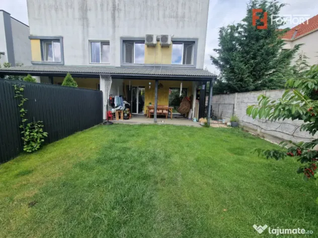 Duplex de vanzare cu 4 camere, cu teren de 303 mp, Ghiroda