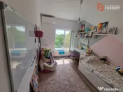 Duplex de vanzare cu 4 camere, cu teren de 303 mp, Ghiroda