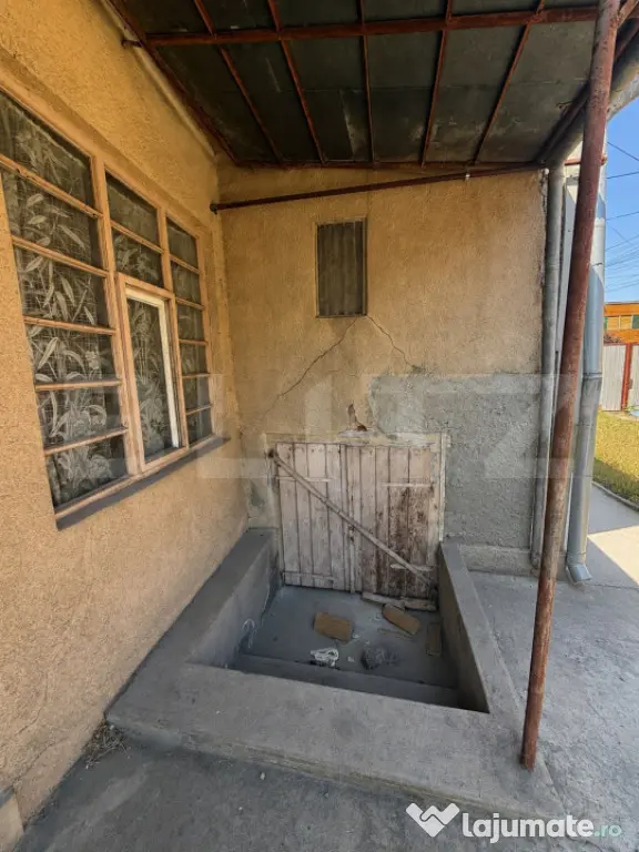 Casă de vânzare – ideală pentru locuință, cabinete sa