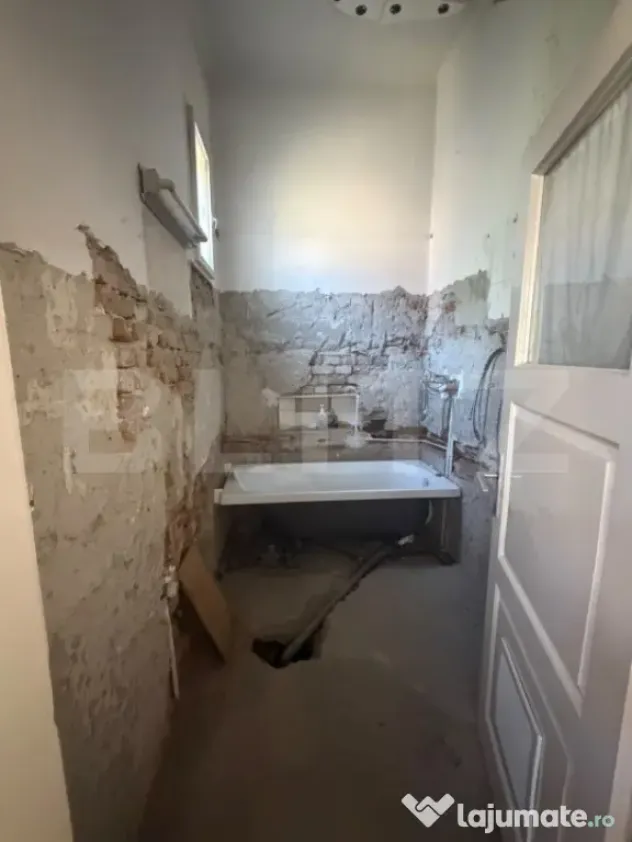 Casă de vânzare – ideală pentru locuință, cabinete sa