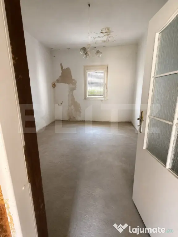 Casă de vânzare – ideală pentru locuință, cabinete sa
