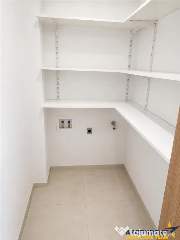 Decomandat, echipat, etaj 1, terasa frumoasa, boxa, Kasper,