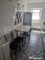 Închiriez apartament cu 3 camere în Brasov