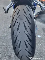 Motocicleta Suzuki GSX-R 600 