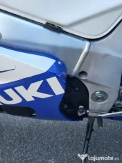 Motocicleta Suzuki GSX-R 600 