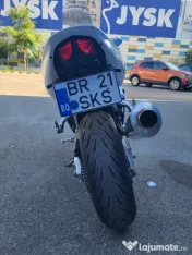 Motocicleta Suzuki GSX-R 600 