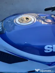 Motocicleta Suzuki GSX-R 600 
