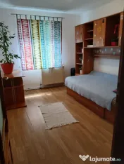 - Apartament 3 camere 66mp, zona Buzaului, etaj 3. Mobilat U