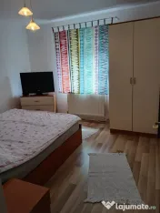 - Apartament 3 camere 66mp, zona Buzaului, etaj 3. Mobilat U