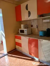 - Apartament 3 camere 66mp, zona Buzaului, etaj 3. Mobilat U